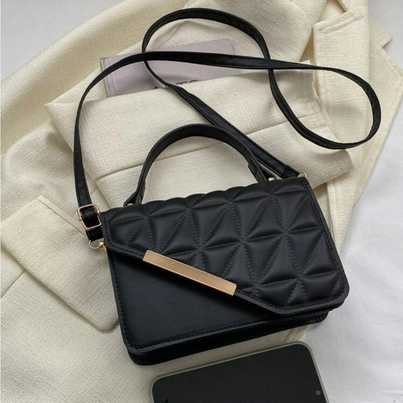 ⚠️Clearance Black Mini Quilted Square Crossbody Bag - Picture 2 of 6